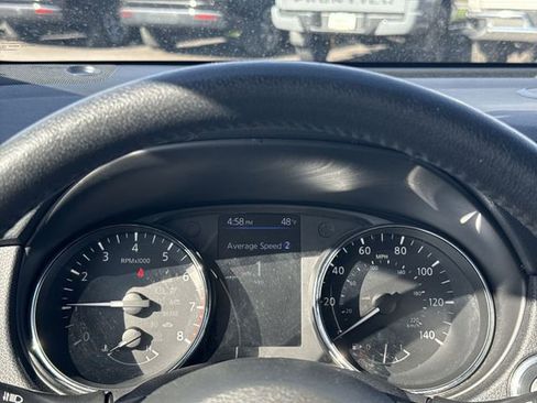 Used 2019 Nissan Rogue SV w/ Sun & Sound Touring Package image 15