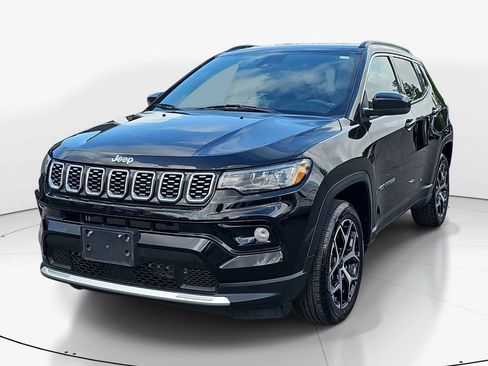 Used 2025 Jeep Compass Limited AWD/4WD image 11