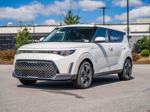 New 2025 Kia Soul EX image 2
