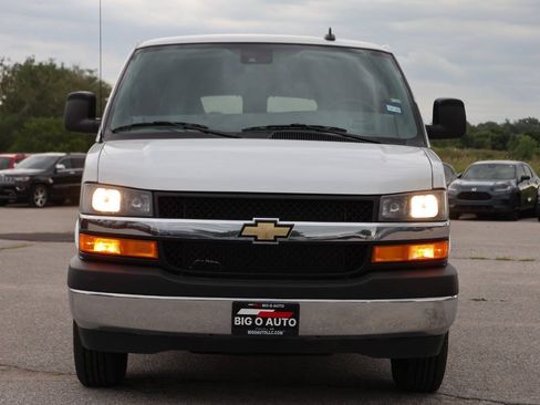 Used 2025 Chevrolet Express 3500 LT w/ LT Preferred Equipment Group RWD image 5