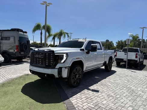 Used 2026 GMC Sierra 2500 Denali Ultimate AWD/4WD image 2