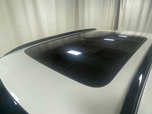 Certified 2025 Volvo XC40 B5 Plus image 6