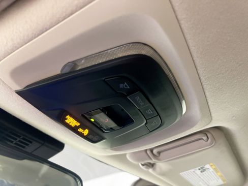 Used 2025 Toyota Corolla LE image 19