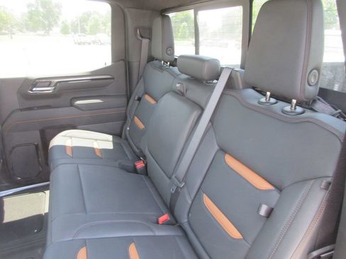New 2026 GMC Sierra 1500 AT4 w/ AT4 Premium Package AWD/4WD image 17