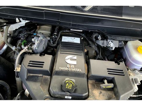 Used 2022 RAM 3500 Laramie image 32