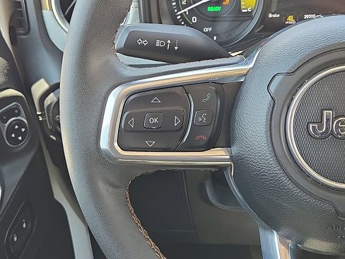 Used 2024 Jeep Wrangler Unlimited Sahara AWD/4WD image 19