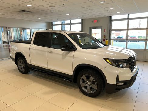 Used 2025 Honda Ridgeline TrailSport image 1