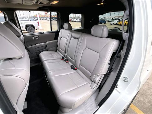 Used 2011 Honda Pilot Touring image 19