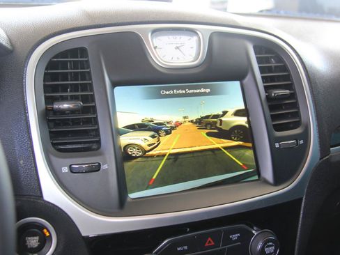 Used 2023 Chrysler 300 Touring w/ Sport Appearance Package RWD image 21