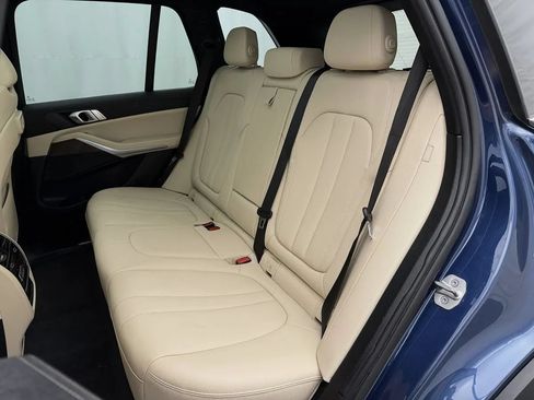 Used 2022 BMW X5 xDrive40i AWD/4WD image 46