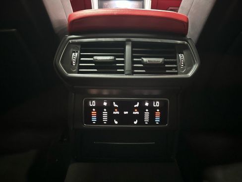 Used 2019 Lamborghini Urus AWD/4WD image 54