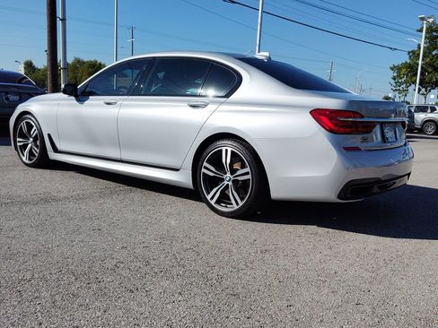 Used 2016 BMW 740i image 4