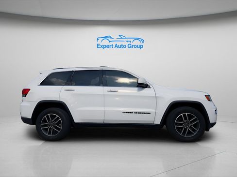 Used 2019 Jeep Grand Cherokee Laredo w/ Laredo X Package RWD image 32