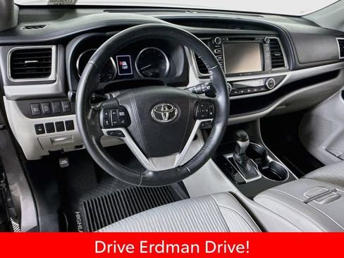 Certified 2018 Toyota Highlander Plus AWD/4WD image 7