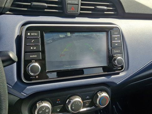 Used 2024 Nissan Versa SV FWD image 18