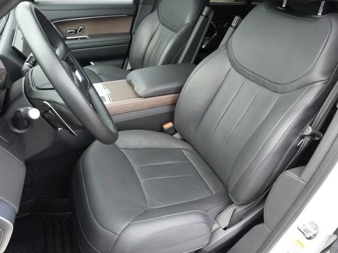 Used 2025 Land Rover Range Rover Long Wheelbase SE AWD/4WD image 20