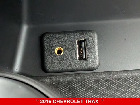 Used 2016 Chevrolet Trax LT w/ LT Sun and Sound Package AWD/4WD image 27