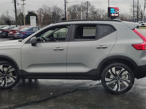 New 2026 Volvo XC40 B5 Plus w/ Climate Package image 5