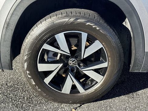 Used 2022 Volkswagen Atlas Cross Sport SE image 31