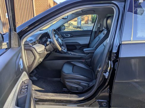 Used 2022 Jeep Compass Latitude image 12