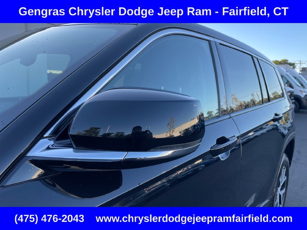 Used 2023 Jeep Grand Cherokee L Limited AWD/4WD image 13