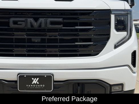 Used 2023 GMC Sierra 1500 Elevation w/ Elevation Premium Package AWD/4WD image 4