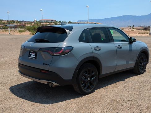 Used 2024 Honda HR-V Sport image 3