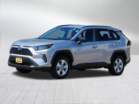 Used 2021 Toyota RAV4 LE AWD/4WD image 3