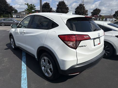 Used 2017 Honda HR-V EX image 5