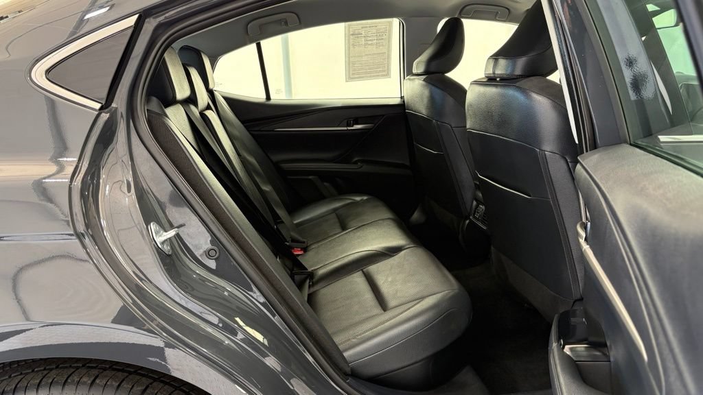 Used 2025 Toyota Camry XLE FWD image 23