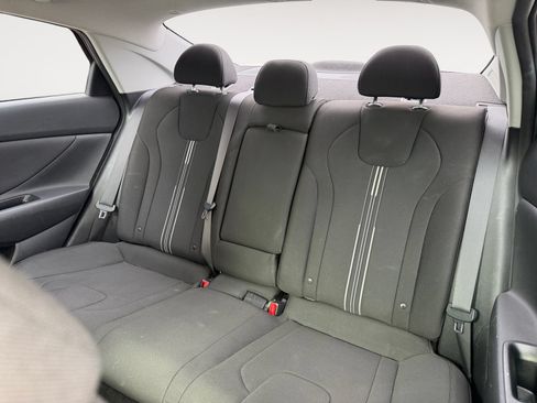 Used 2022 Hyundai Elantra SEL w/ Convenience + Premium Package FWD image 13