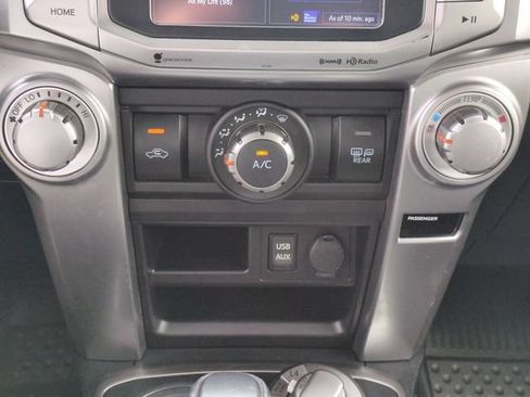 Used 2018 Toyota 4Runner SR5 AWD/4WD image 23