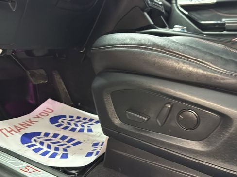 Used 2023 Ford Explorer ST-Line w/ Class IV Trailer Tow Package image 11