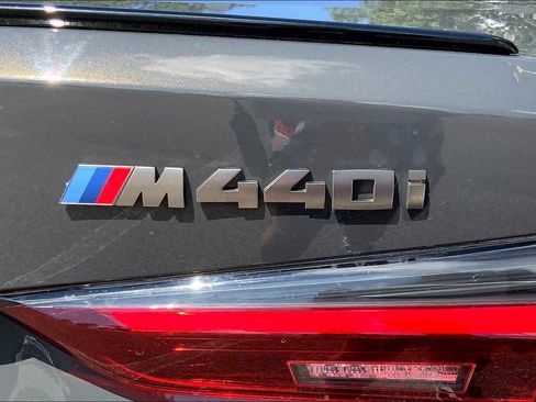 Used 2024 BMW 440i xDrive Coupe w/ Premium Package image 9