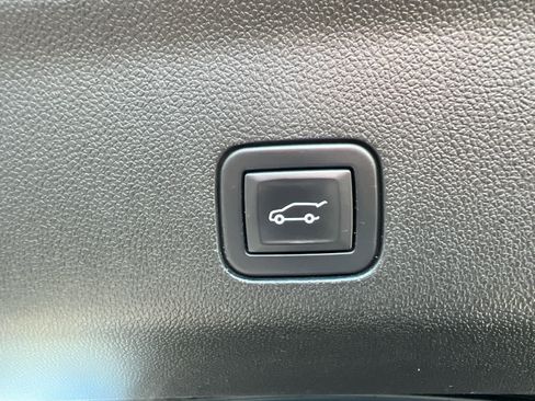 Used 2024 Chevrolet Tahoe LT image 11