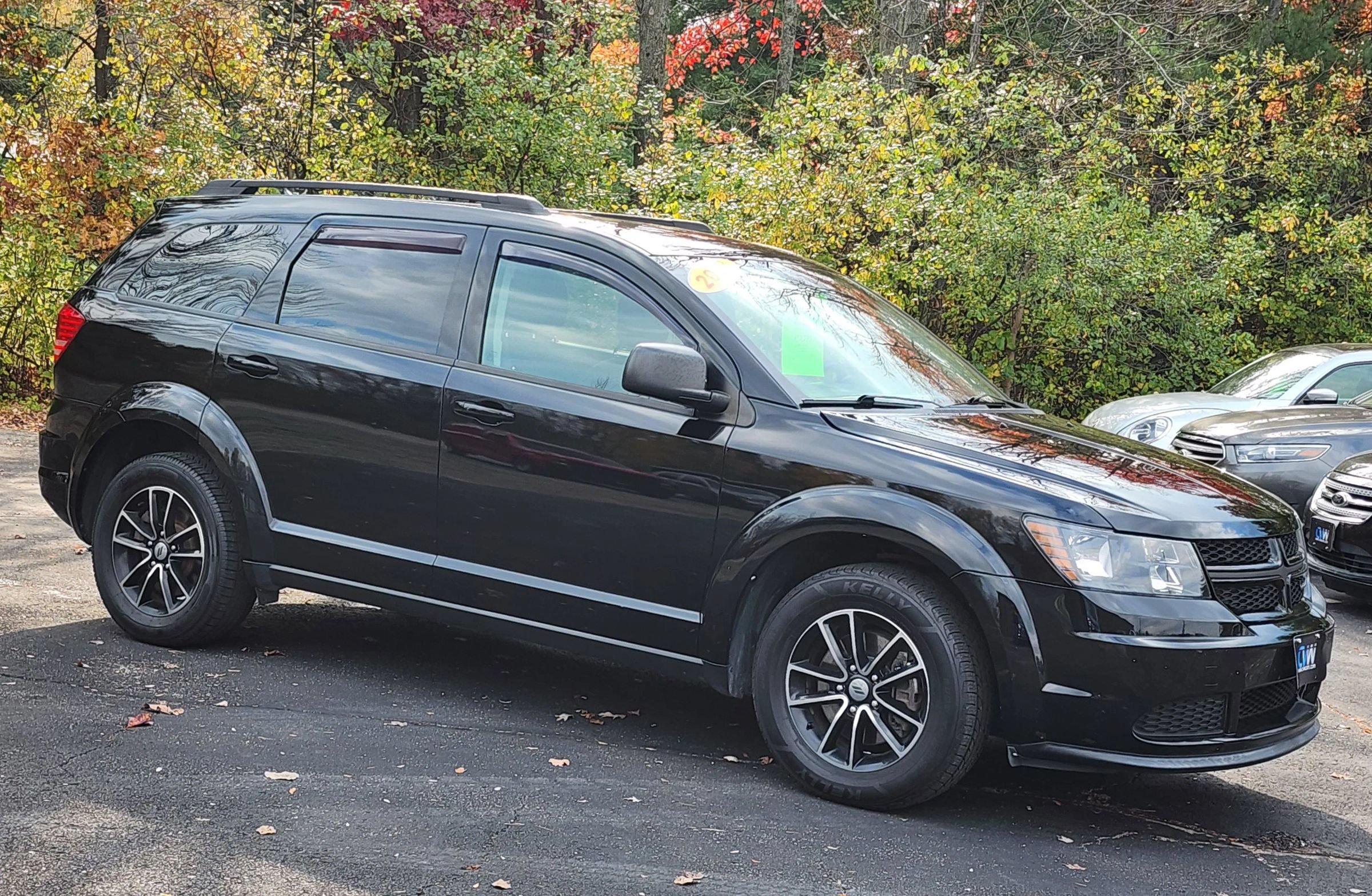 Used 2018 Dodge Journey SE w/ Blacktop Package FWD image 2