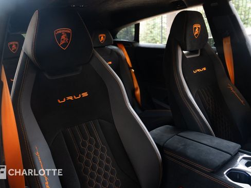 Used 2023 Lamborghini Urus Performante AWD/4WD image 31