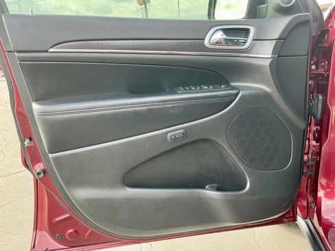 Used 2018 Jeep Grand Cherokee Limited image 43