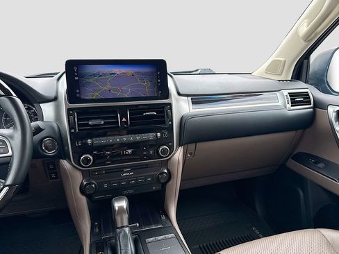 Used 2023 Lexus GX 460 Luxury w/ Accessory Package AWD/4WD image 27