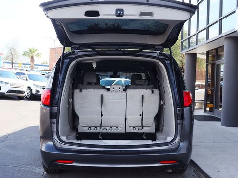 Used 2021 Chrysler Voyager Lxi image 20