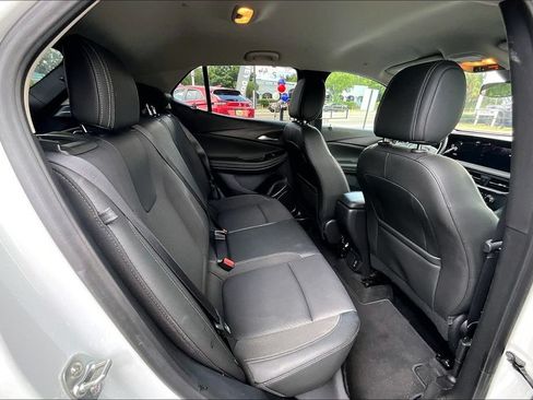 Used 2025 Buick Encore GX Preferred FWD image 25
