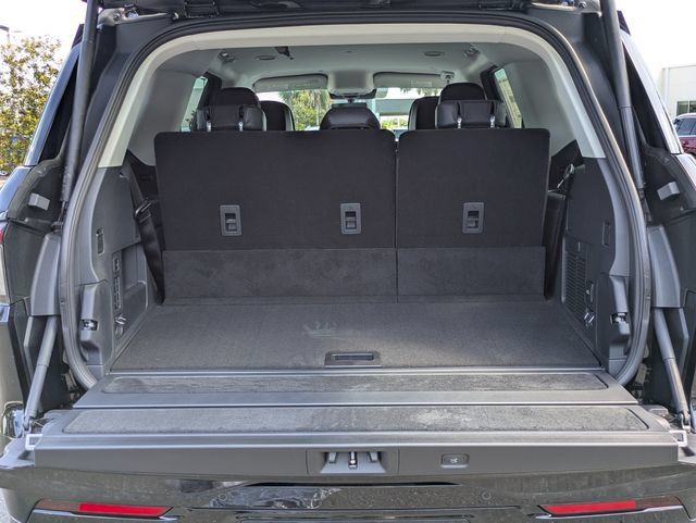 New 2027 Lincoln Navigator Premiere RWD image 13
