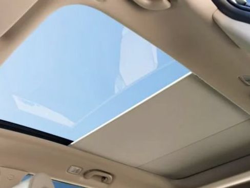 Used 2018 Hyundai Santa Fe Limited AWD/4WD image 5