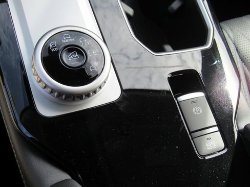 New 2025 Mitsubishi Outlander SEL image 22