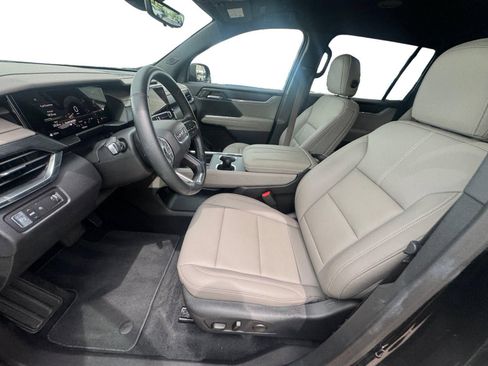 Certified 2026 GMC Acadia Elevation w/ Elevation Premium Package FWD image 10