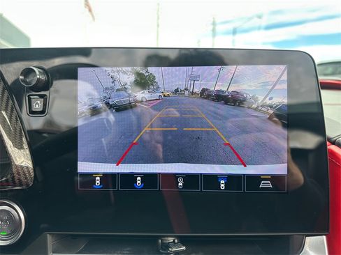 Used 2022 Chevrolet Corvette Stingray Premium Conv w/ Z51 Performance Package image 21