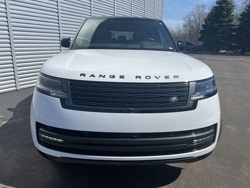 New 2026 Land Rover Range Rover Long Wheelbase SE image 4