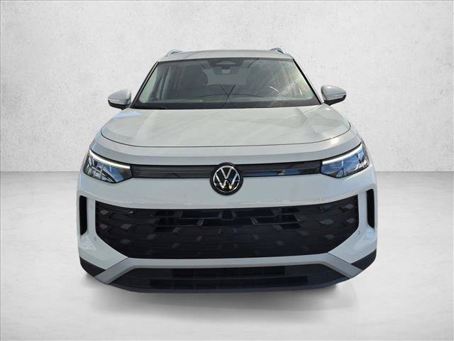 Used 2026 Volkswagen Tiguan SE FWD image 2
