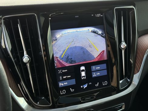 Used 2022 Volvo S60 T8 R-Design Expression image 22