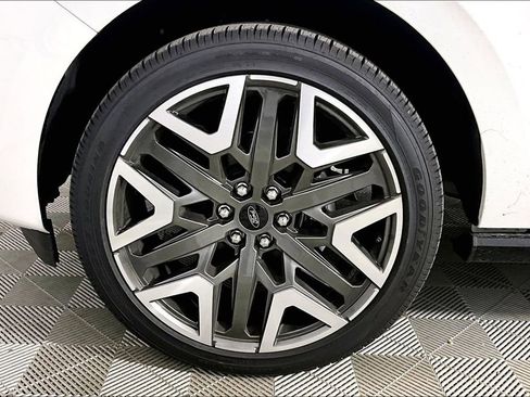 New 2026 Ford Expedition Max Platinum w/ Platinum Ultimate Package image 11